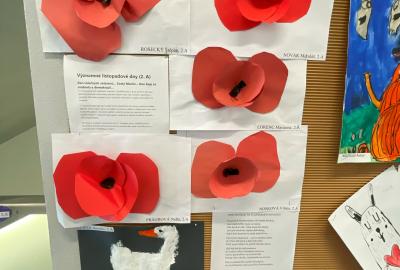Den válečných veteránů, z básně J. McCrae Na flanderských polích, papír, 2. A, vedla M. Neubertová