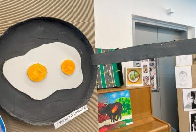 Dvojité volské oko, asambláž, D. Šesták, J. Vozáb, 7. A, vedla Z. Macáková