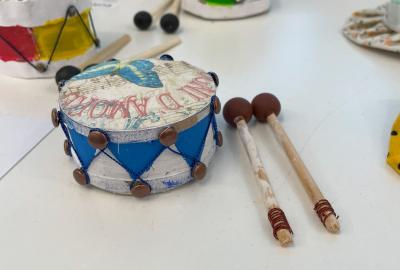 Člověk a práce, kreativní dílna,  bubínky. 6. C, vedla M. Strnadová