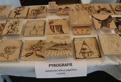 8. a 9.ročník Vv-Pyrografie, vypalování dřeva páječkou, volný námět