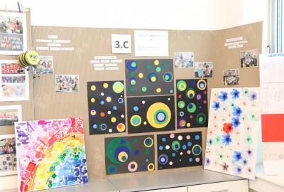 3.C Vv, kolektivní výtvarné projekty - "Mýdlové bubliny", "Duha", "Plastová louka", kombinované techniky