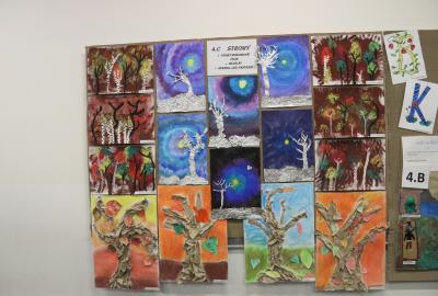 4. C Vv, "Stromy", muchláž/suchý pastel, aluminium/ tempera, bublinková folie/tempera