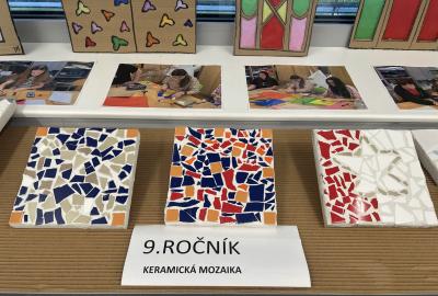 Keramická mozaika volný námět, lepení a spárování 5.C, 8.D a 9.A, C