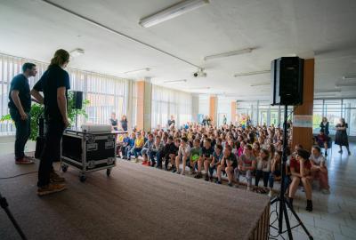 32. Vědecká show Vidět zvuk, slyšet světlo - Úžasné divadlo fyziky (ÚDIF)