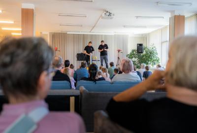 133. Vědecká show Vidět zvuk, slyšet světlo - Úžasné divadlo fyziky (ÚDIF)