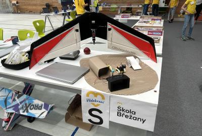 172. Stánky žáků Školy Břežany