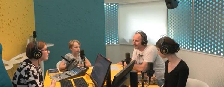 Ode dneška posloucháme Rádio Junior (3.B)